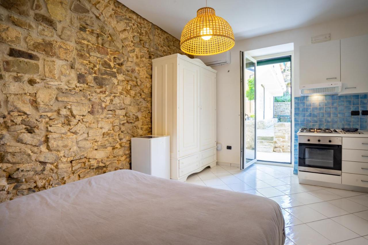 Borgo Dei Saraceni - Suites & Apartments 阿格罗波利 外观 照片