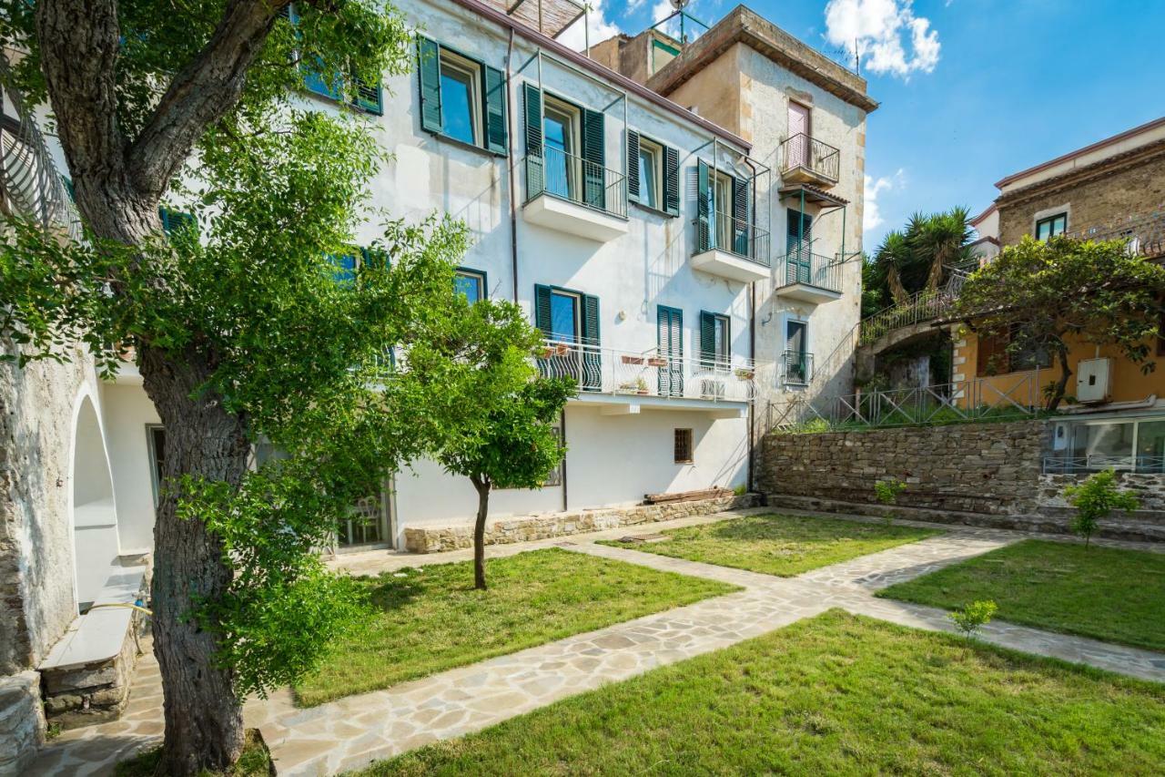 Borgo Dei Saraceni - Suites & Apartments 阿格罗波利 外观 照片